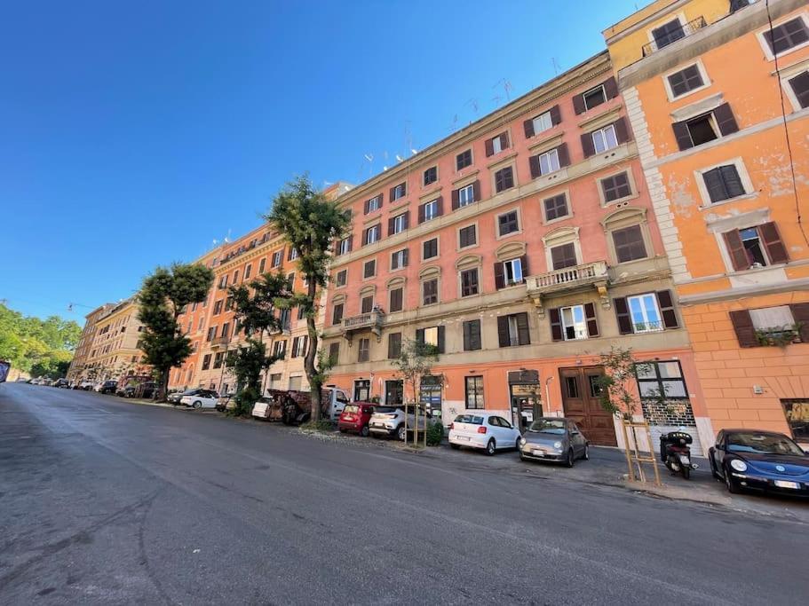Cozy Apartment In Trastevere Рим Екстериор снимка