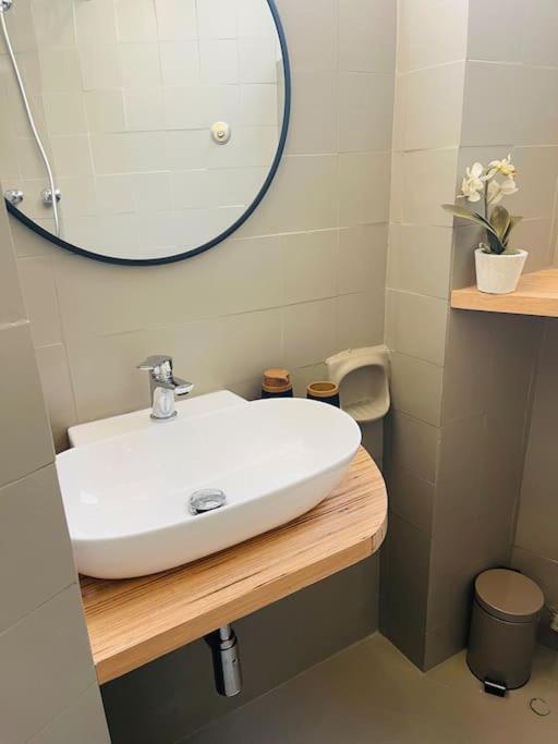 Cozy Apartment In Trastevere Рим Екстериор снимка